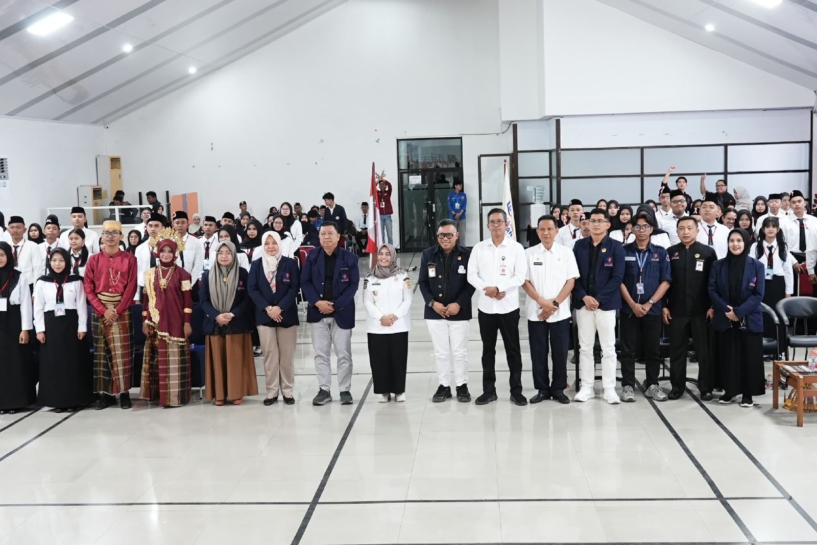 Bupati Ratnawati Bekali Mahasiswa Baru STIA LAN Makassar dengan Wawasan Pemerintahan