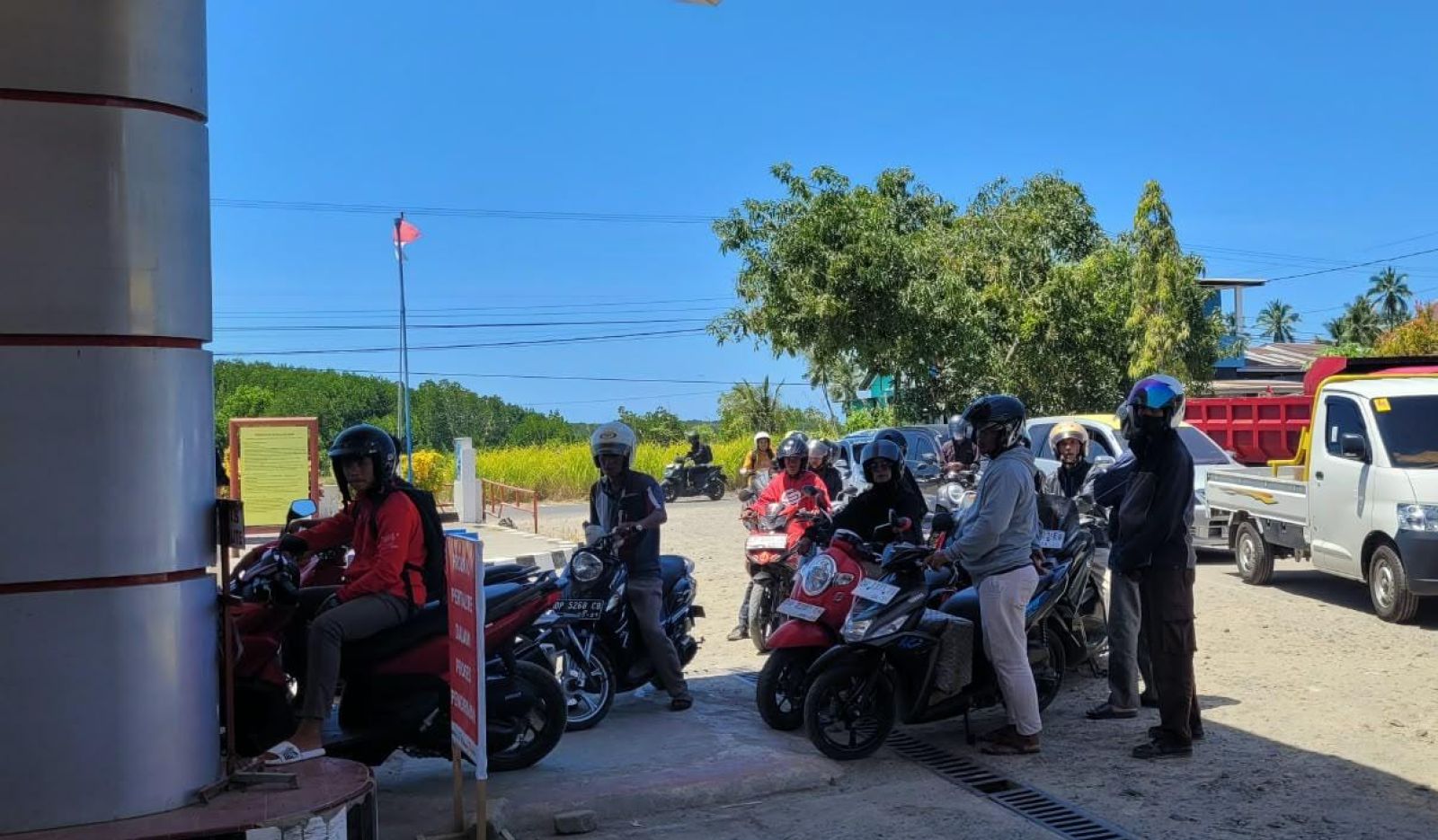 Pemkab Sinjai Cek SPBU, Kadis PPESDM Siapkan Langkah Atasi Antrean BBM