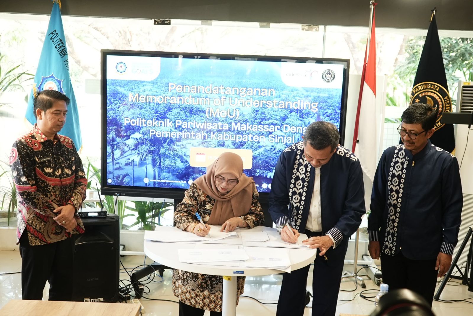 Bupati Sinjai Teken Kerja Sama dengan Poltekpar Makassar untuk Pengembangan Pariwisata