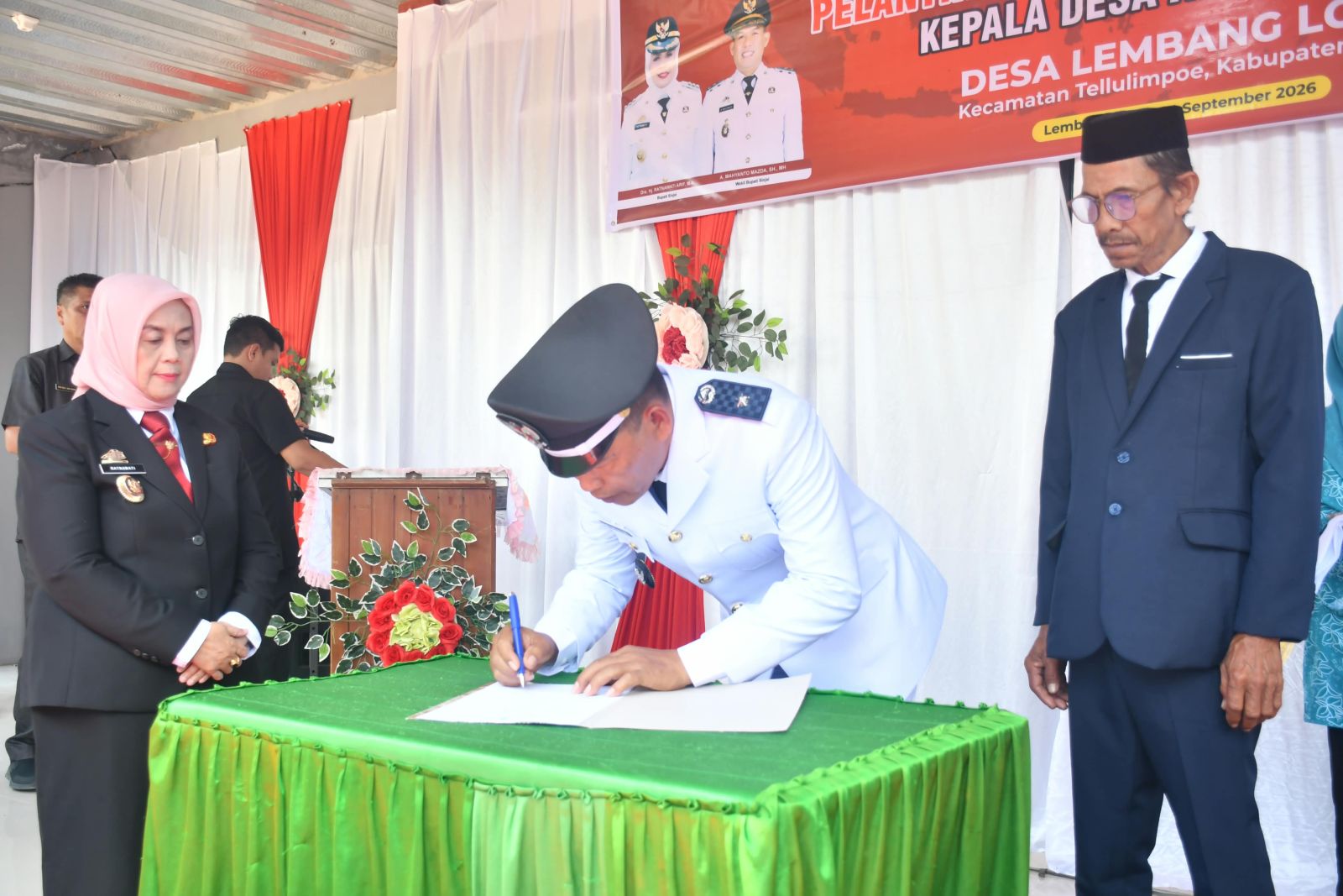 Bupati Ratnawati Arif Lantik Muhammad Hasbi Siddiq sebagai Kades Lembang Lohe