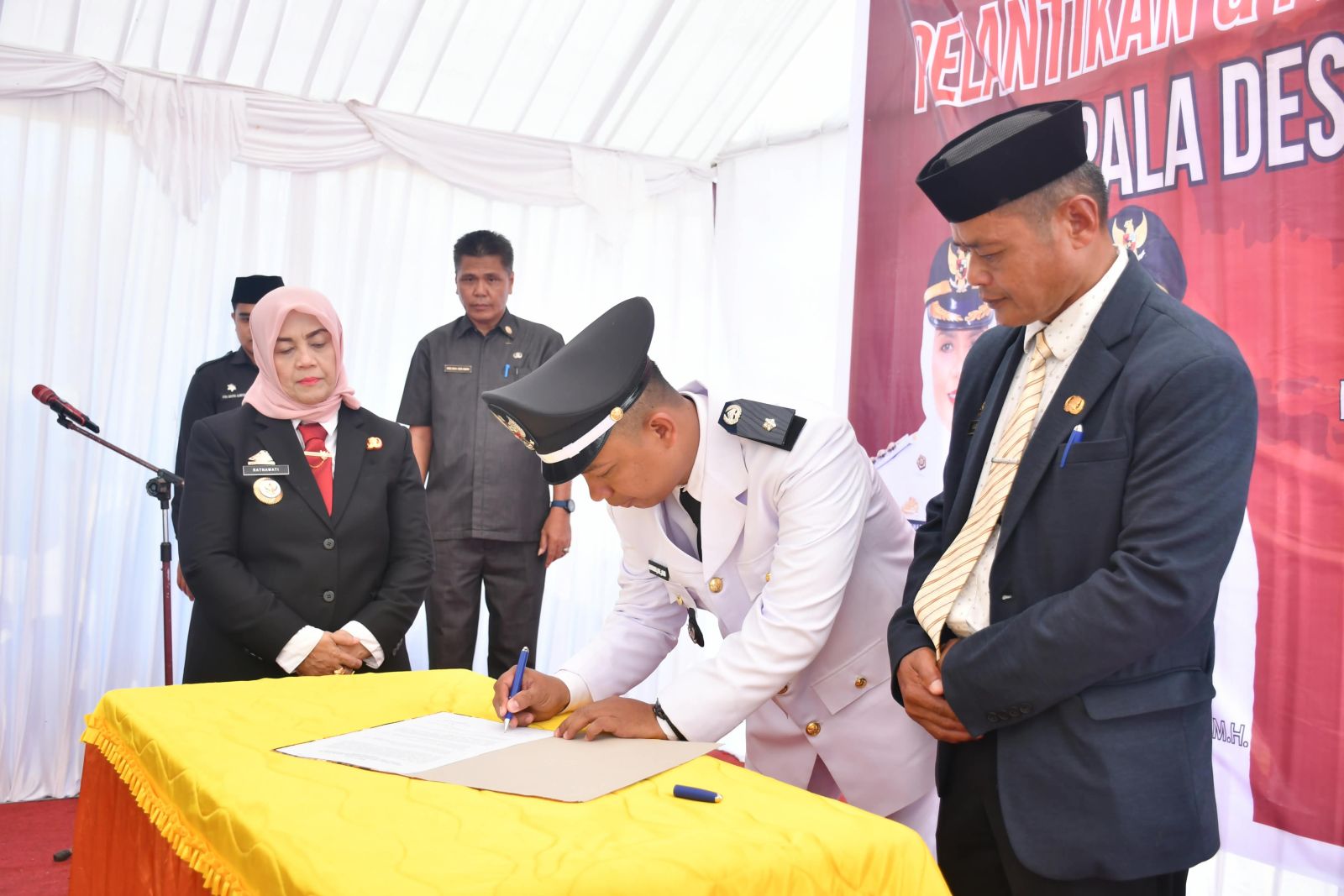 Ratusan Warga Hadiri Pelantikan Sufardi, Bupati Sinjai Tekankan Amanah dan Disiplin