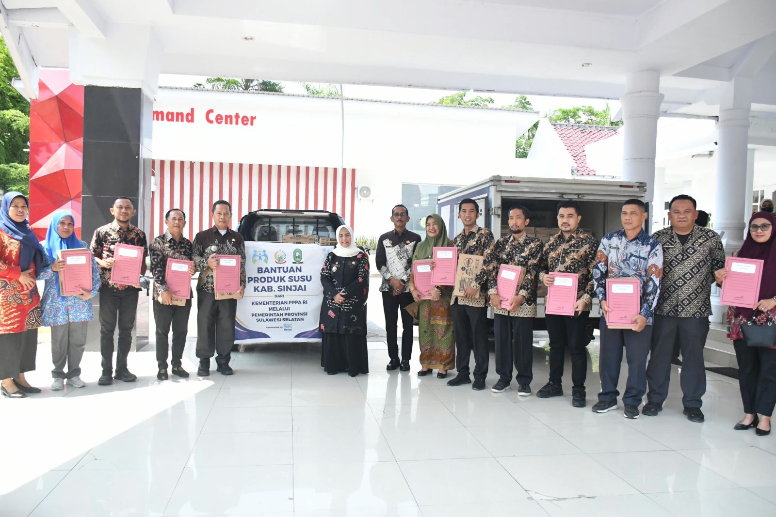 Bupati Sinjai Terima Bantuan 409 Dos Susu dari KemenPPPA untuk Dukung Pemenuhan Gizi Anak