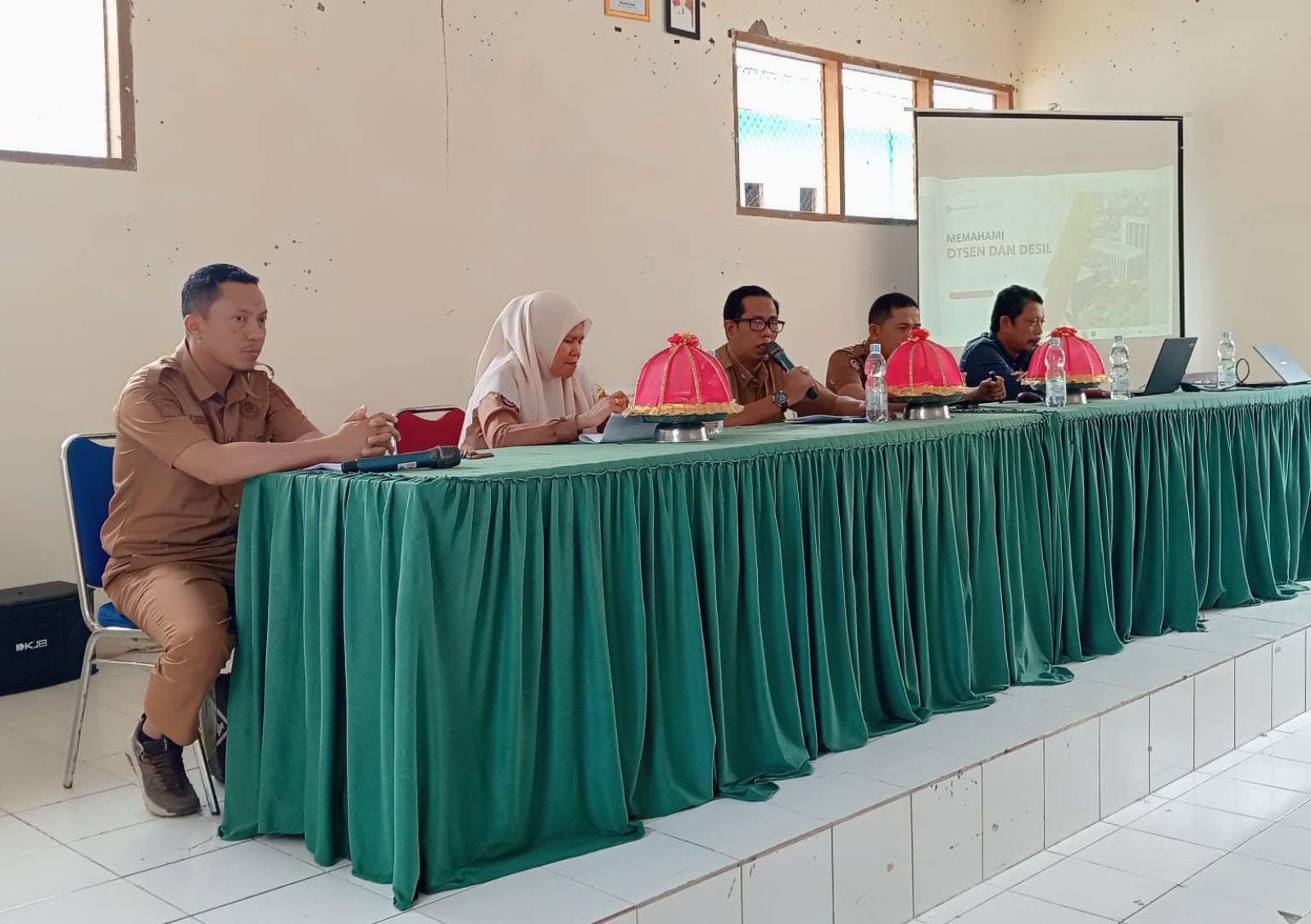 Dukung Pemutakhiran Data Sosial Ekonomi, Plt Camat Sinjai Selatan Apresiasi Sosialisasi DTSEN