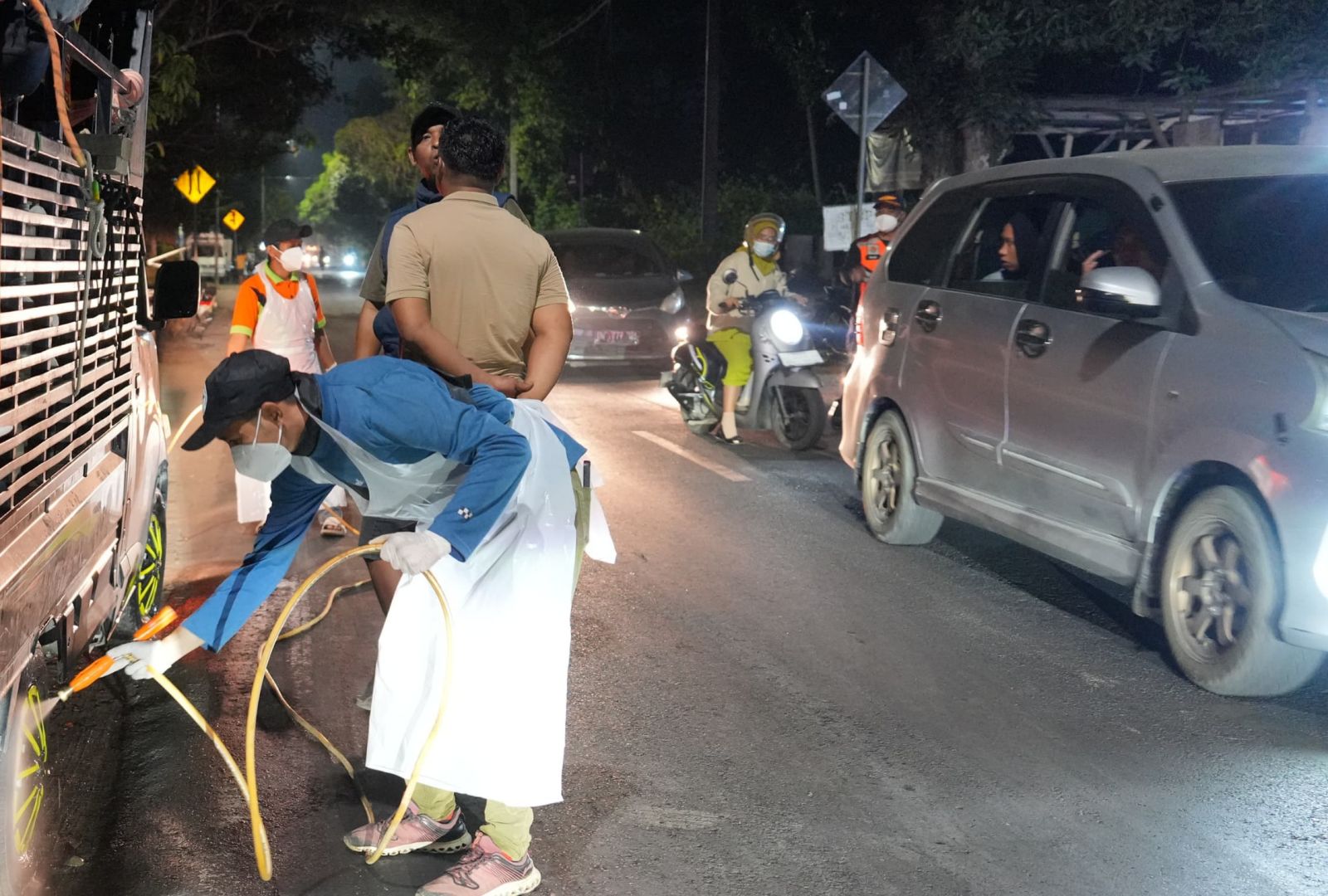 Antisipasi Flu Burung Meluas, Kendaraan Pengangkut Unggas di Sinjai Disemprot Disinfektan