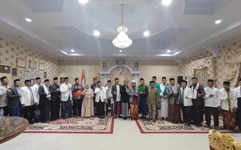Pererat Silaturahmi,  Bupati Sinjai Sambut Pengurus DPP KMS dan Bakomubin di Rumah Jabatan