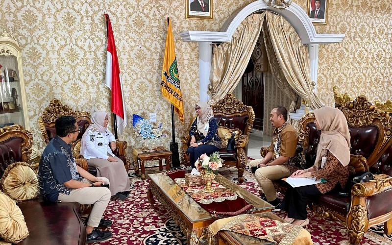 Terima Audiensi BSI Sinjai, Bupati Ratnawati Arif Dukung Program “Sinjai Berhaji”