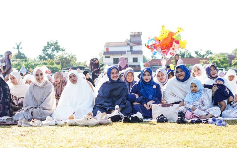 Bupati dan Wakil Bupati Sinjai Tunaikan Salat Idulfitri 1447 H di Lapangan Sinjai Bersatu