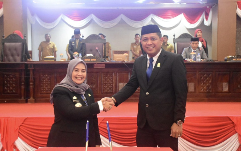 Realisasi Anggaran Capai 97,92 Persen, Bupati Sinjai Serahkan LKPJ 2025 ke DPRD