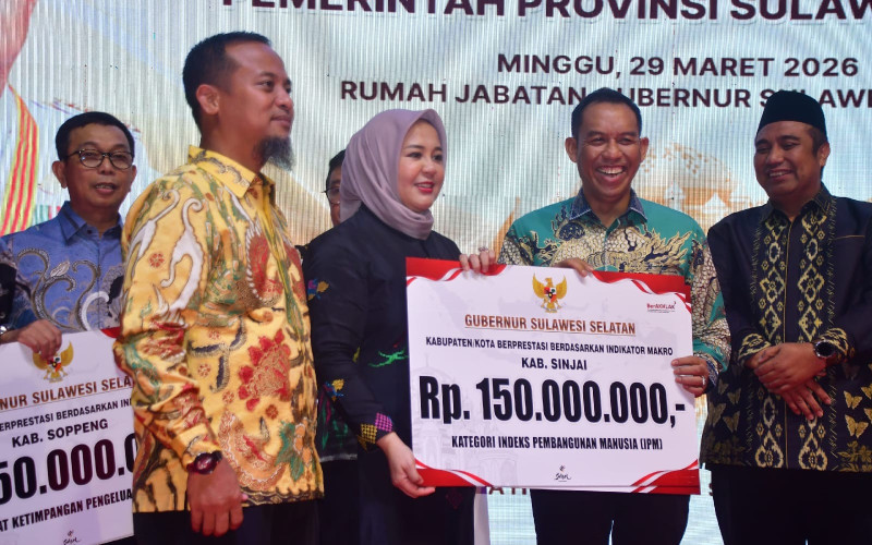 Diterima oleh Wakil Bupati, Pemkab Sinjai Raih Penghargaan IPM dan TPAK