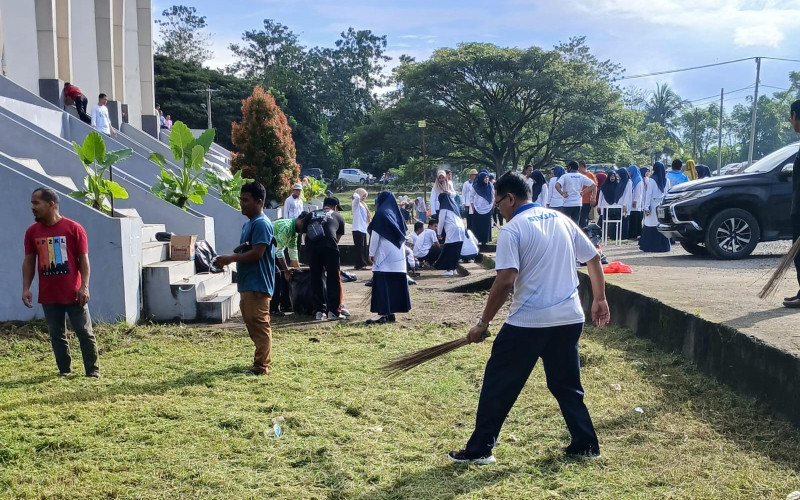 Sambut Iduladha 1447 H, Pemkab Sinjai Kerja Bakti Massal di Masjid Islamic Center 