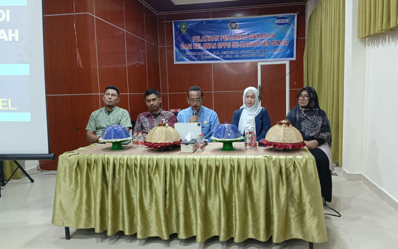 Sekda Sinjai Buka Pelatihan Penjamah Makanan Relawan SPPG Dukung Program MBG