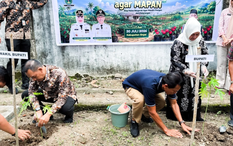 Bupati Sinjai dan Wabup Luncurkan Gerakan Stop Mager agar Mapan untuk Perkuat Ketahanan Pangan Daerah