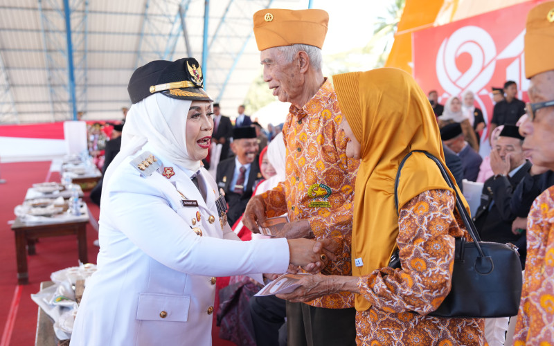 Te’ne Pejuang Kemerdekaan Ucapkan Terima Kasih, Usai Terima Bantuan dari Bupati Sinjai