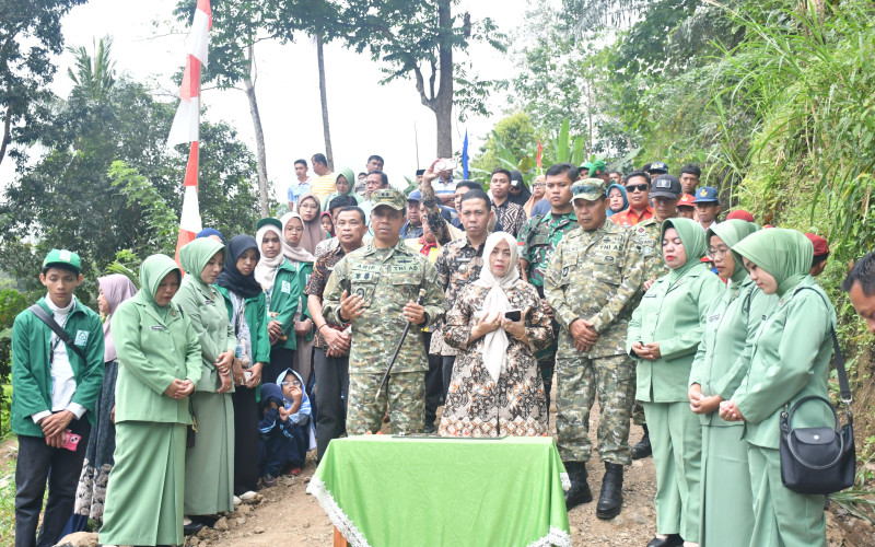 Bupati Ratnawati Resmikan Jembatan Gantung Perintis Garuda, Akses Dua Desa di Sinjai Makin Mudah