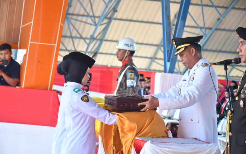 Wabup Jadi Inspektur, Penurunan Bendera HUT ke-81 RI di Sinjai Berlangsung Khidmat