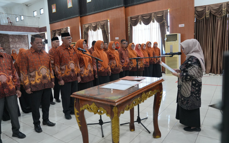 Bupati Ratnawati Kukuhkan Pengurus PWRI Sinjai, Dorong Purnabakti Terus Berkontribusi