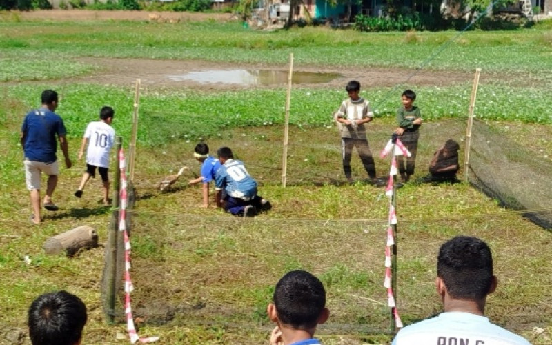 Lomba Tangkap Bebek Semarakkan HUT ke-81 RI di Biringere, Panjat Pinang Jadi Puncak Kemeriahan