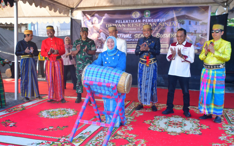 Tabuhan Gendang Bupati Sinjai Tandai Pembukaan Festival Seni dan Budaya di Benteng Balangnipa