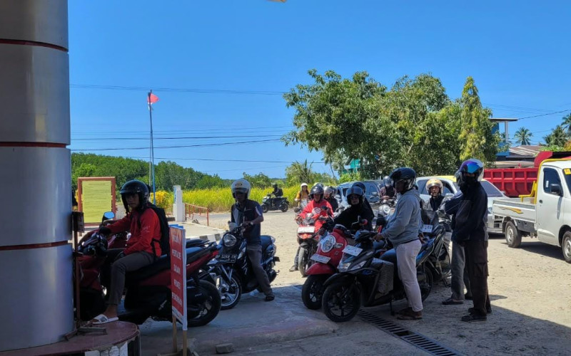 Pemkab Sinjai Cek SPBU, Kadis PPESDM Siapkan Langkah Atasi Antrean BBM