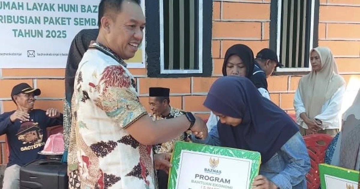 Wabup Sinjai Resmikan Rumah Layak Huni BAZNAS dan Salurkan Bantuan Z-Mart di Tellulimpoe