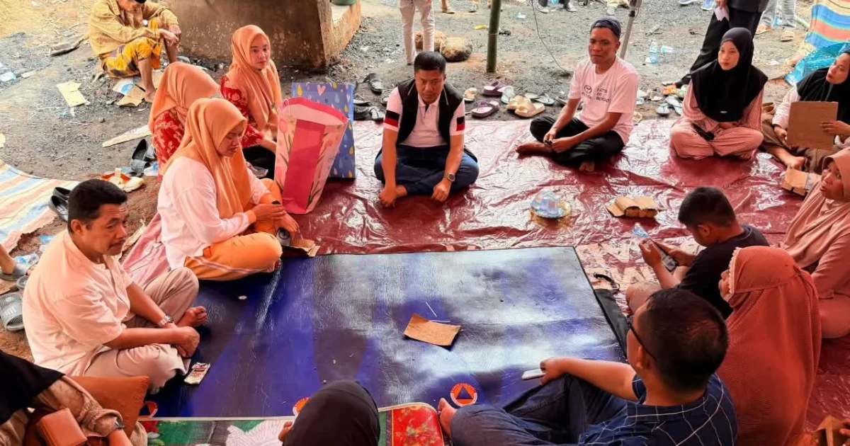 Disdik Sinjai Bantu Kebutuhan Sekolah Siswa Korban Kebakaran di Tellulimpoe