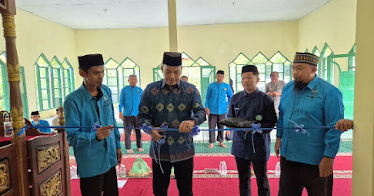 Asisten II Setdakab Sinjai Resmikan Masjid PPTQ Wahdah Islamiyah dan Buka Mukerda XVII