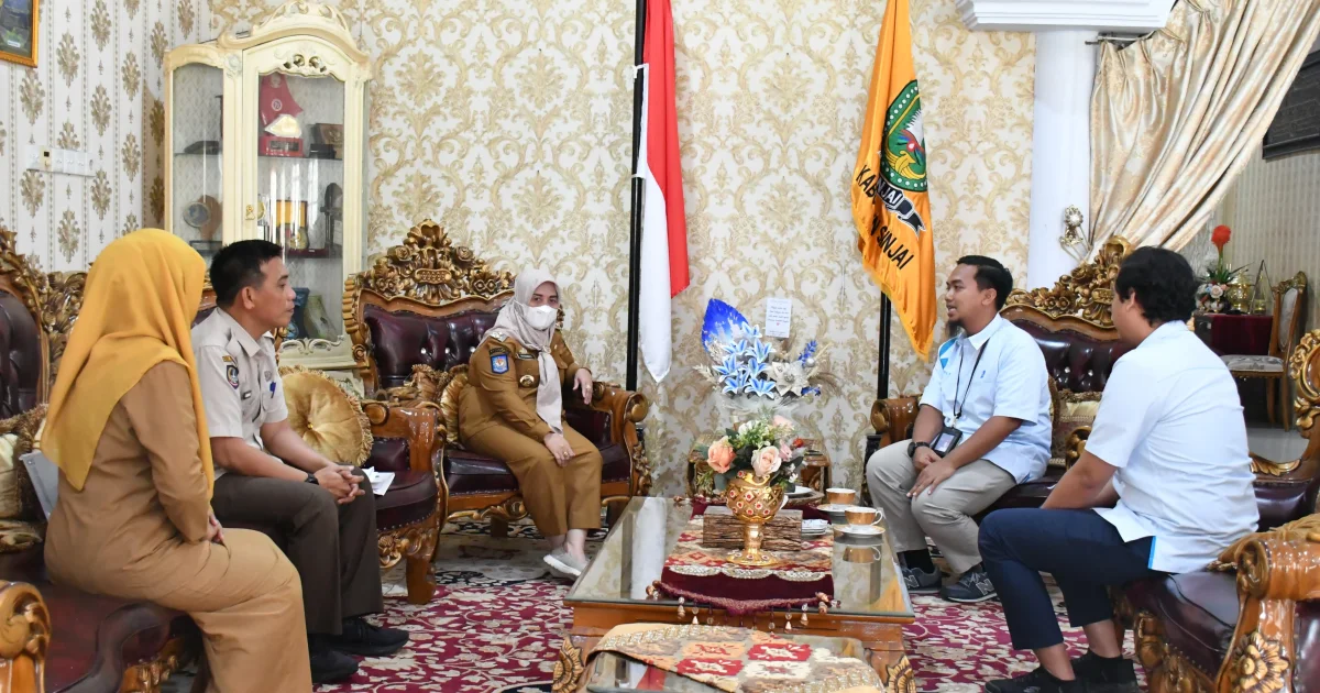 Bupati Sinjai Terima Kunjungan Manajer PLN, Bahas Penguatan Layanan Kelistrikan