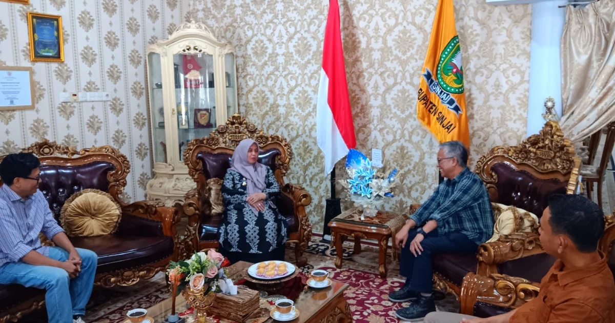 Bupati Sinjai Terima Kunjungan Pemred Tribun Timur, Bahas Kepemimpinan dan Pengalaman Birokrasi